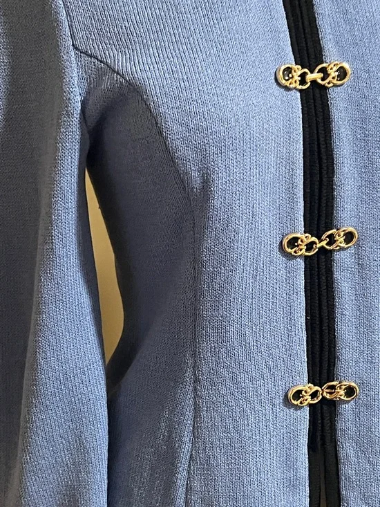 St. John Collection Light Blue Knit Top - Picture 4 of 12